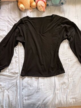 Black V-Neck Long Sleeve Women's Top